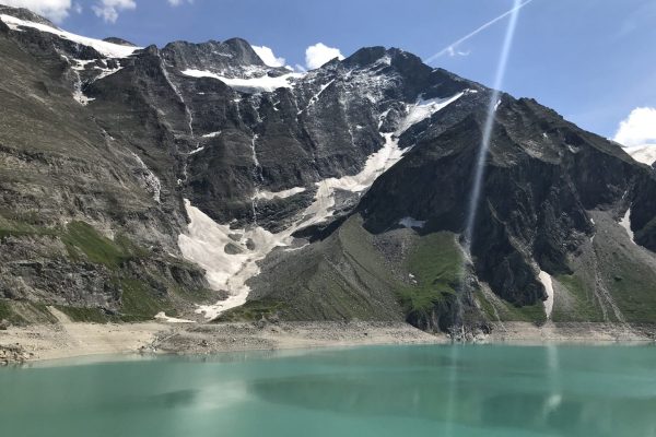 7A894850-4563-46AE-82F3-08373366B52E