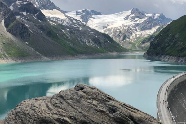 83D829E2-537B-4A47-AEB6-970A8DAA5950