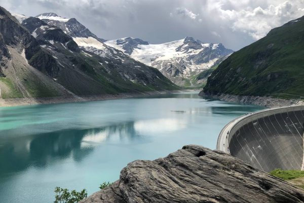 D6FA1BE9-FAD7-4168-8EDC-F8AE1D596217